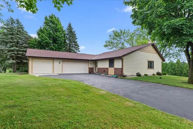 $444,900 | 4294 Bonmaur Terrace, Slinger, WI 53086