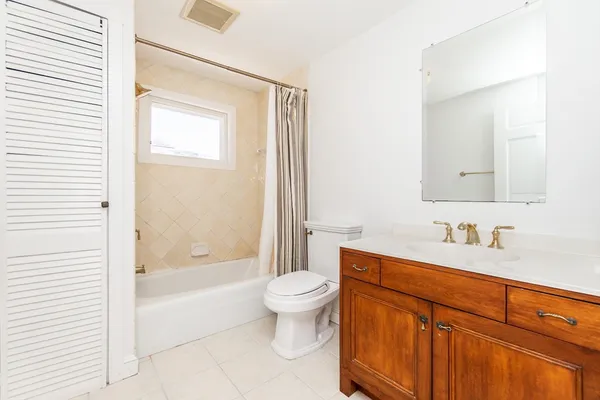 $4,000 | 4 Cogswell Place, Cambridge, MA 02140