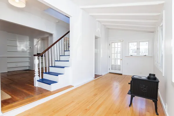 $4,000 | 4 Cogswell Place, Cambridge, MA 02140