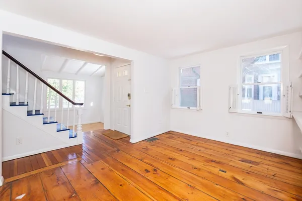 $4,000 | 4 Cogswell Place, Cambridge, MA 02140