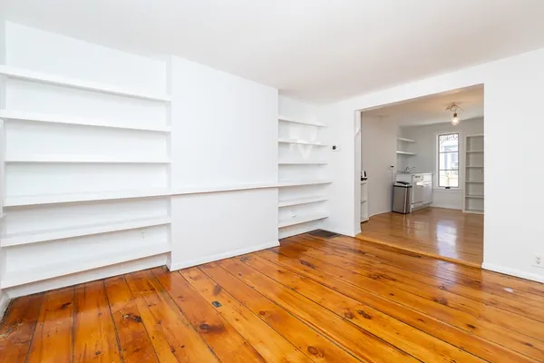 $4,000 | 4 Cogswell Place, Cambridge, MA 02140