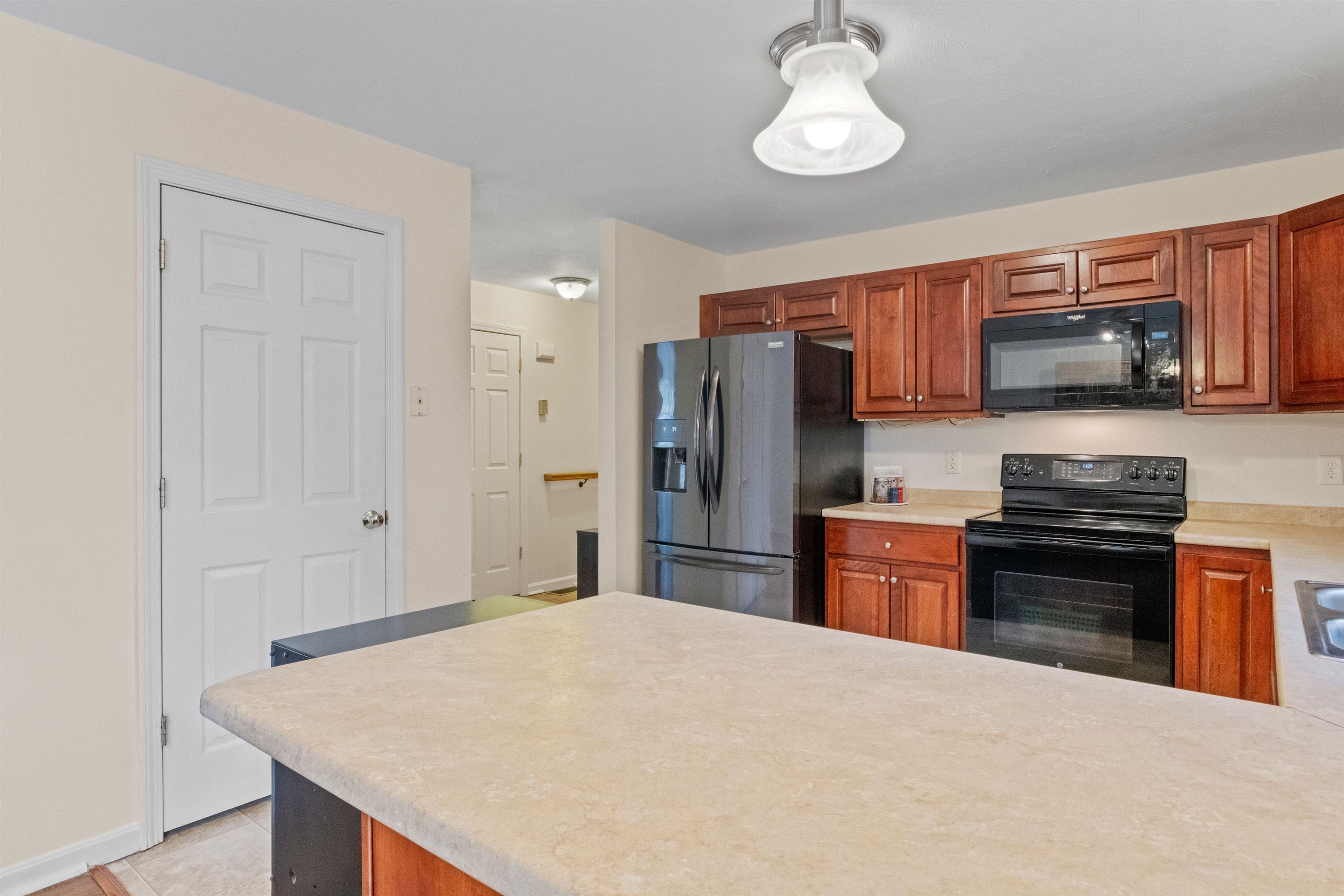 18 Morrill Road Hooksett, NH 03106 - Photo 13 of 35