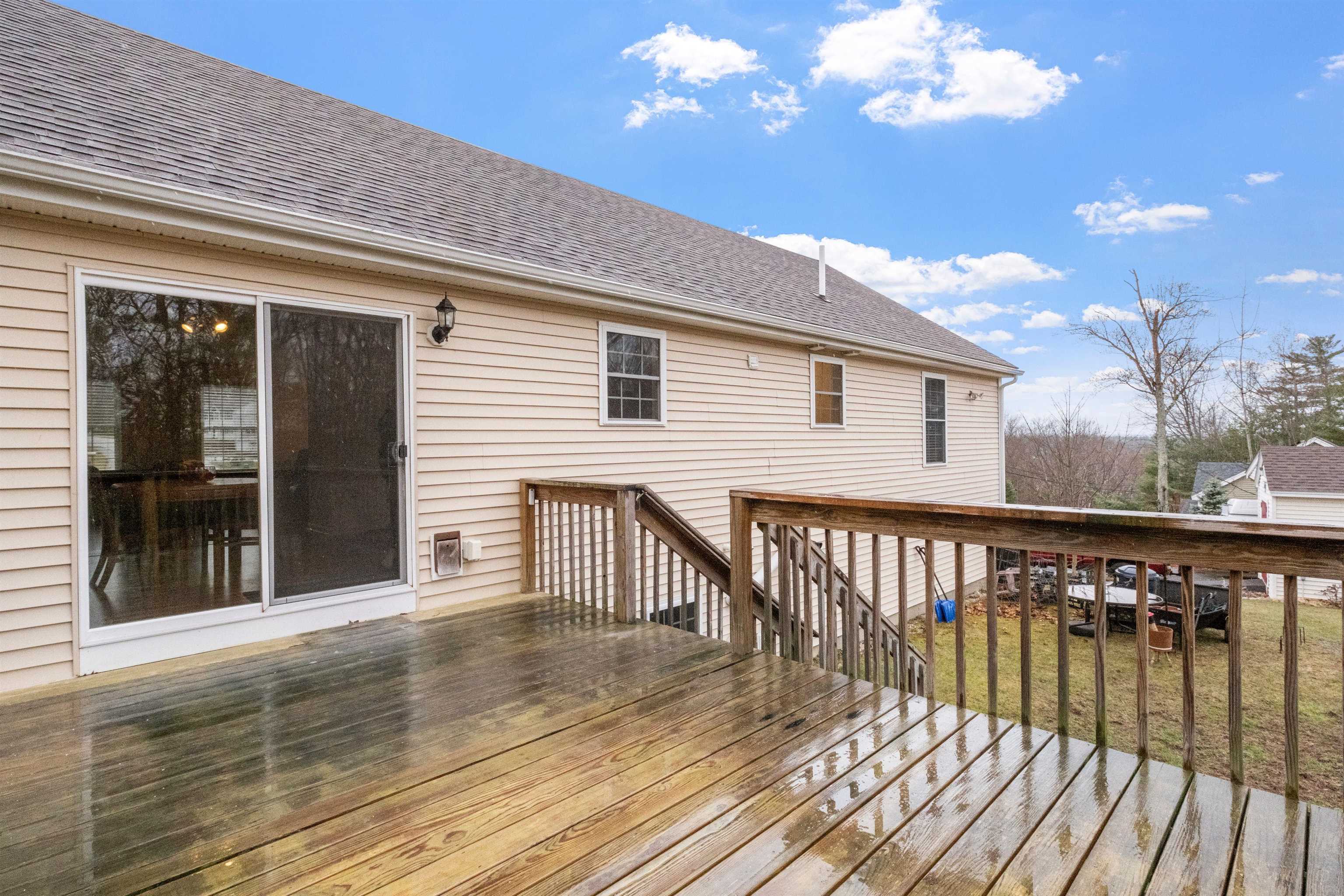 18 Morrill Road Hooksett, NH 03106 - Photo 4 of 35