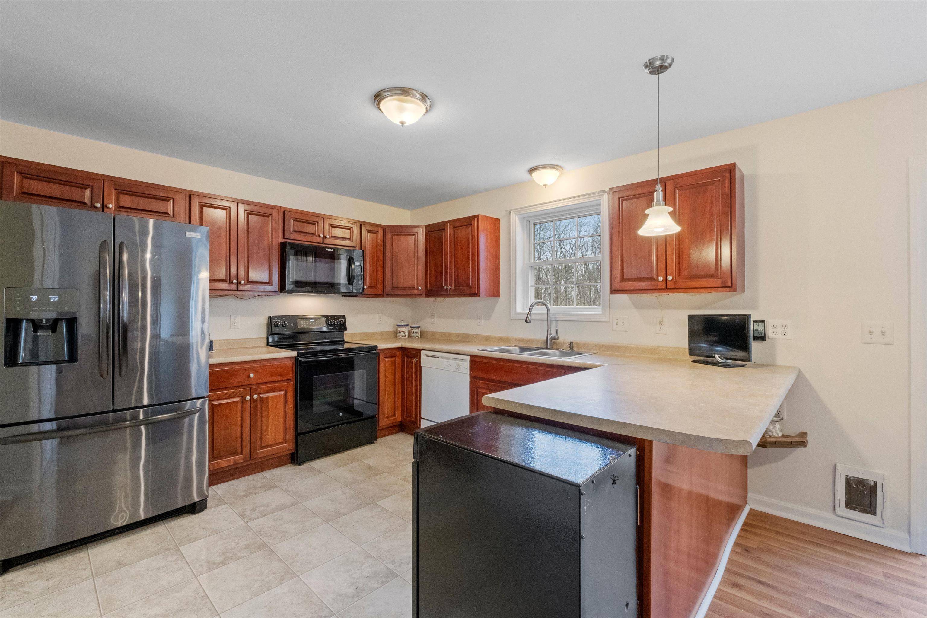 18 Morrill Road Hooksett, NH 03106 - Photo 7 of 35