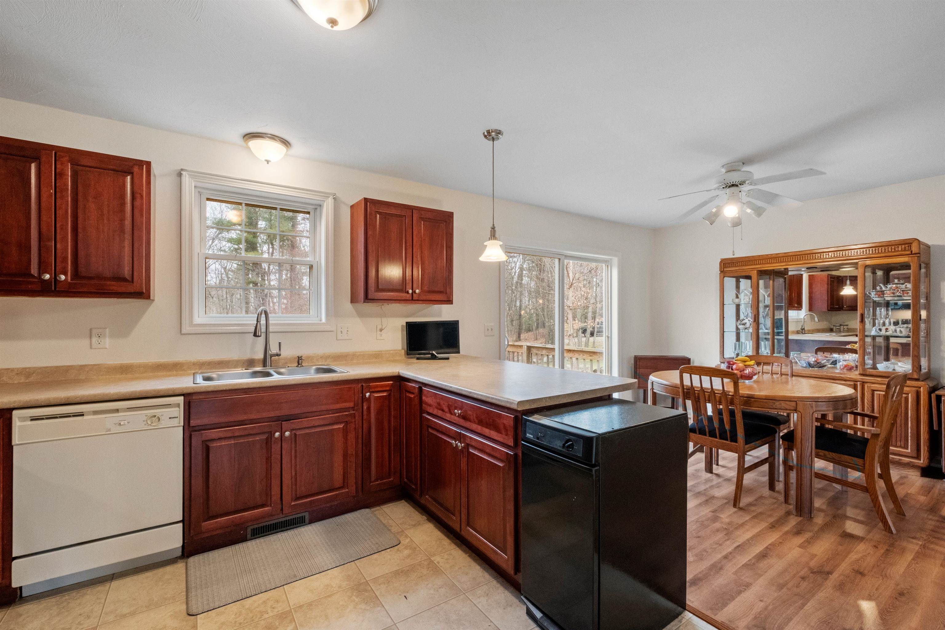 18 Morrill Road Hooksett, NH 03106 - Photo 9 of 35