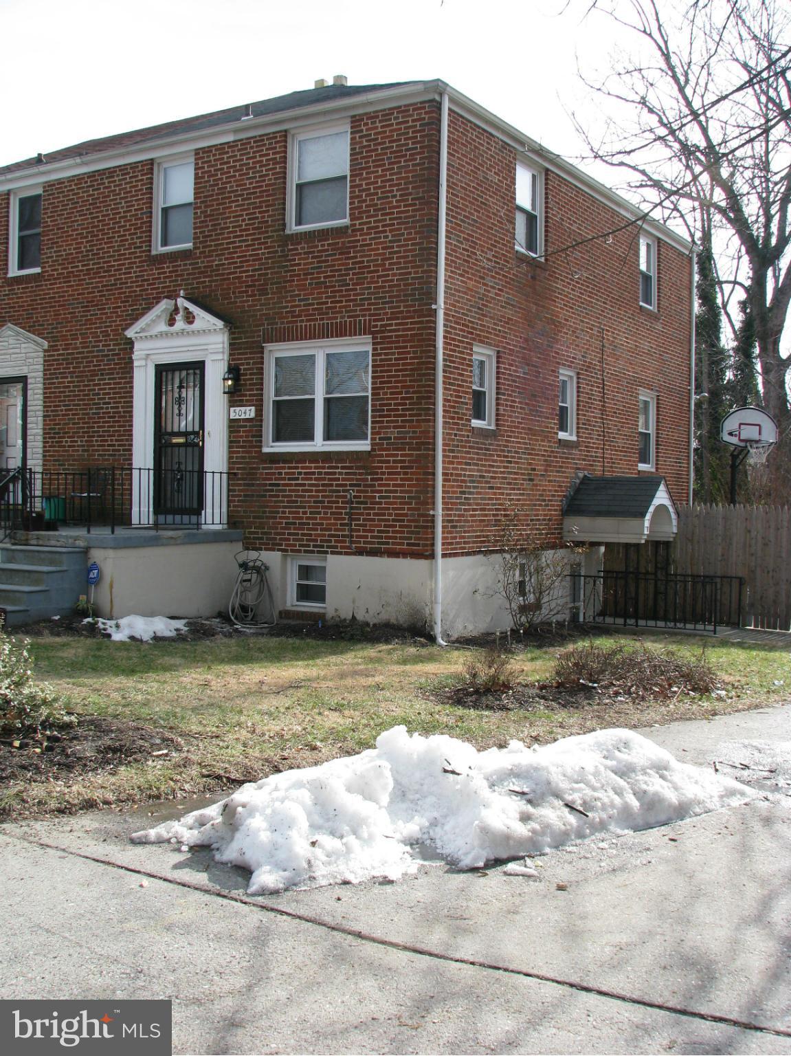 5047 West Hills Road Baltimore, MD 21229 - Photo 2 of 19 Exterior (General)