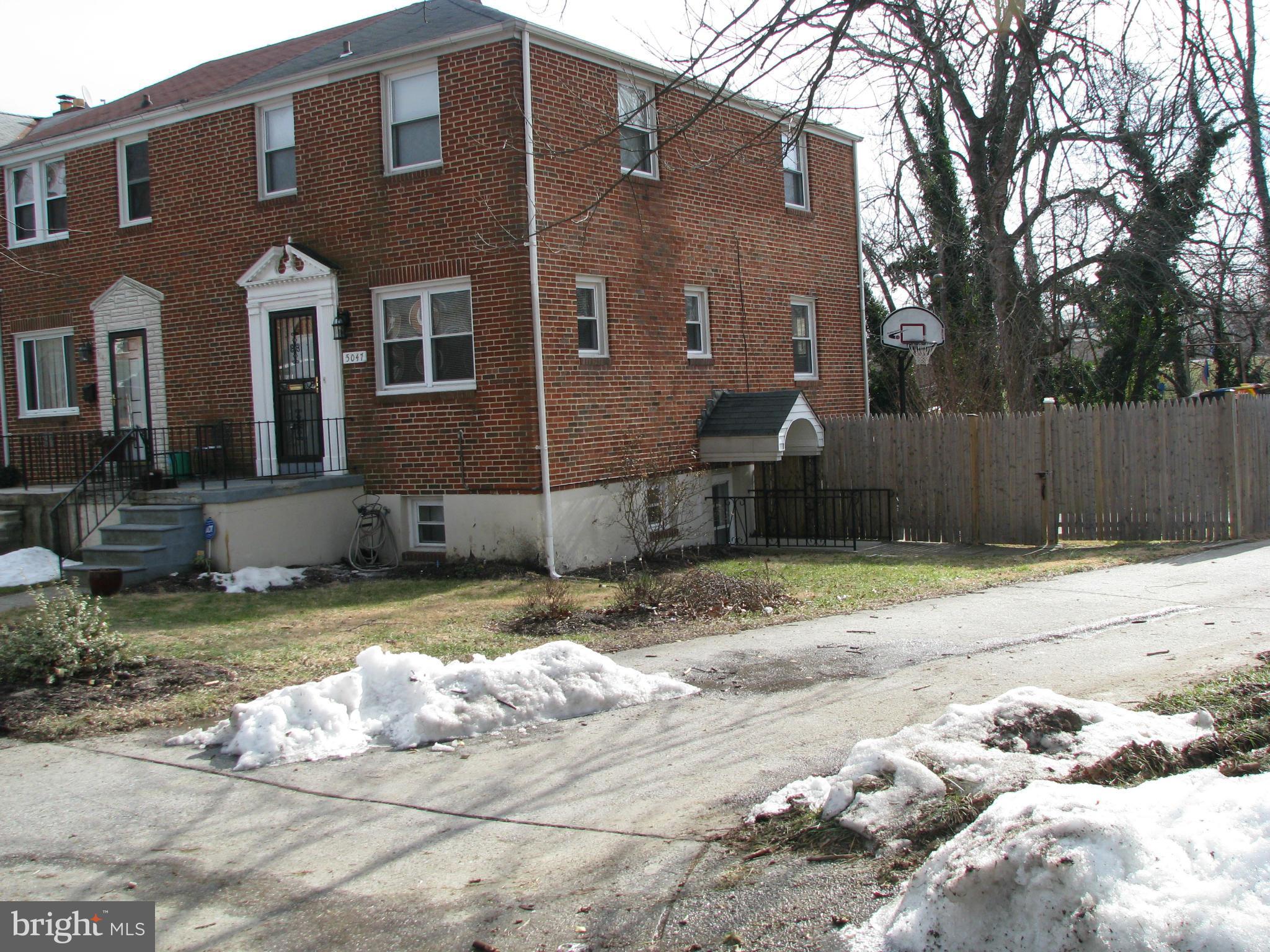 5047 West Hills Road Baltimore, MD 21229 - Photo 4 of 19 Exterior (General)