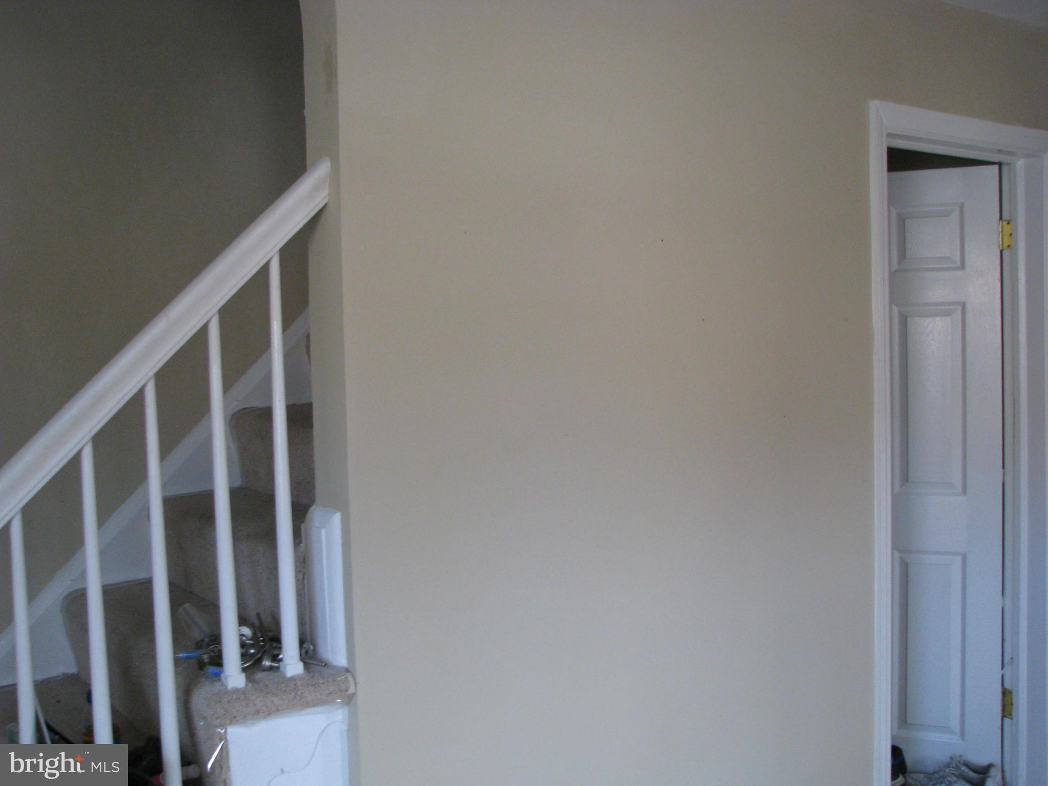 5047 West Hills Road Baltimore, MD 21229 - Photo 10 of 19 Interior (General)