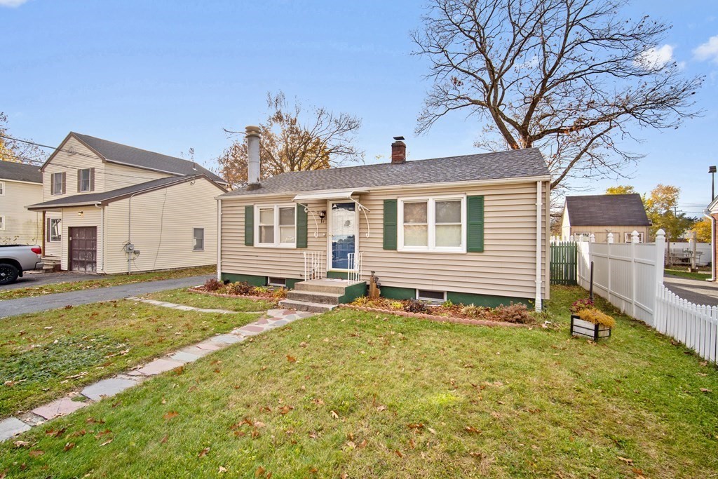 34 Lamont Street Springfield, MA 01119 - Photo 3 of 25