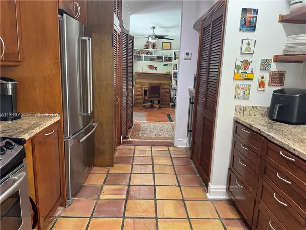 $3,275,000 | 204 Westwood Drive, Key Biscayne, FL 33149