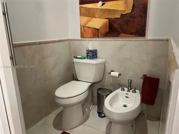 $3,275,000 | 204 Westwood Drive, Key Biscayne, FL 33149
