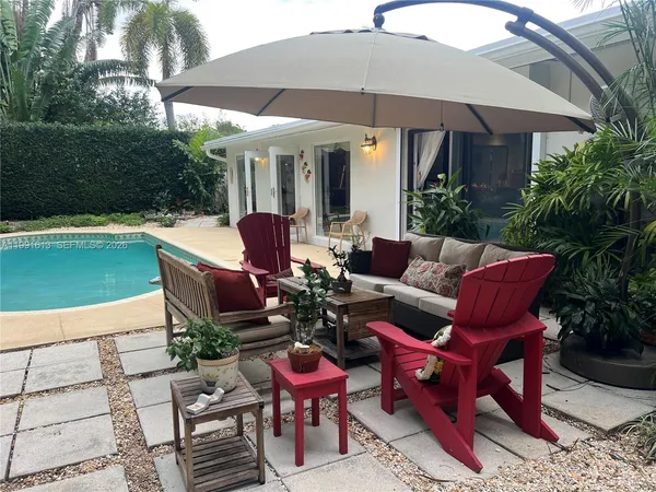 $3,275,000 | 204 Westwood Drive, Key Biscayne, FL 33149