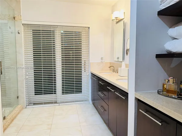 $3,275,000 | 204 Westwood Drive, Key Biscayne, FL 33149