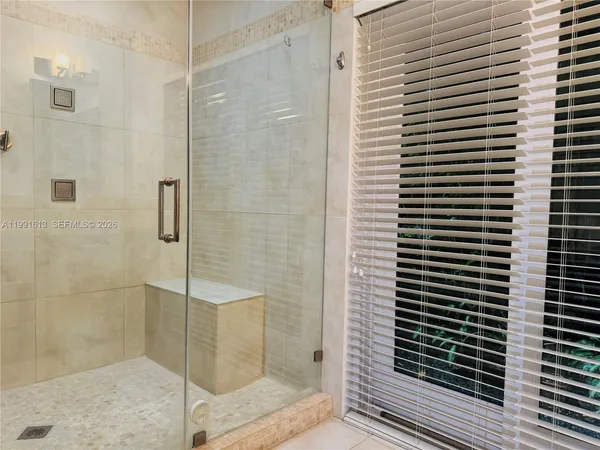 $3,275,000 | 204 Westwood Drive, Key Biscayne, FL 33149