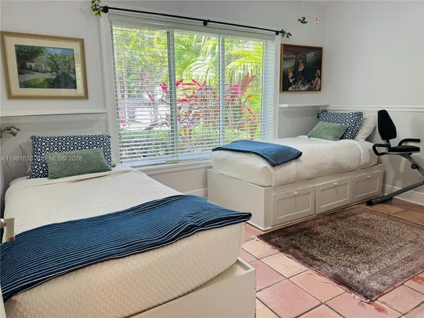 $3,275,000 | 204 Westwood Drive, Key Biscayne, FL 33149