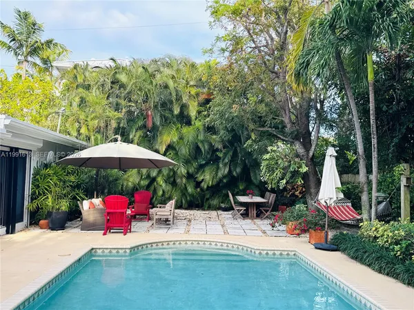 $3,275,000 | 204 Westwood Drive, Key Biscayne, FL 33149