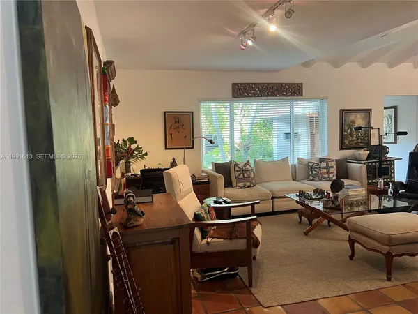 $3,275,000 | 204 Westwood Drive, Key Biscayne, FL 33149