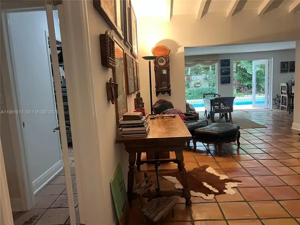 $3,275,000 | 204 Westwood Drive, Key Biscayne, FL 33149