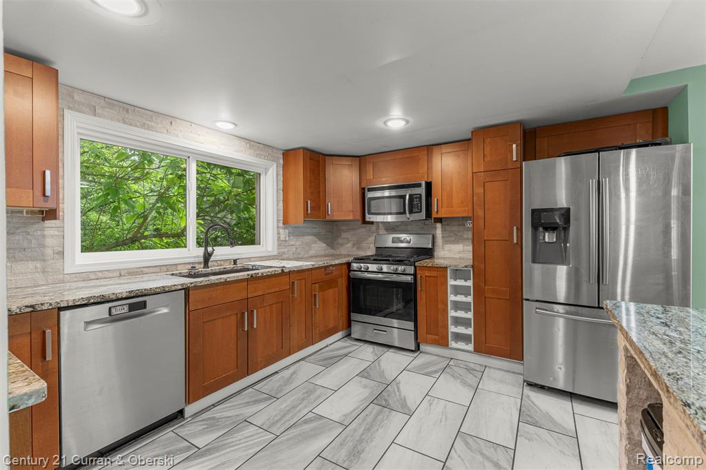 18491 Savage Road Belleville, MI 48111 - Photo 2 of 49