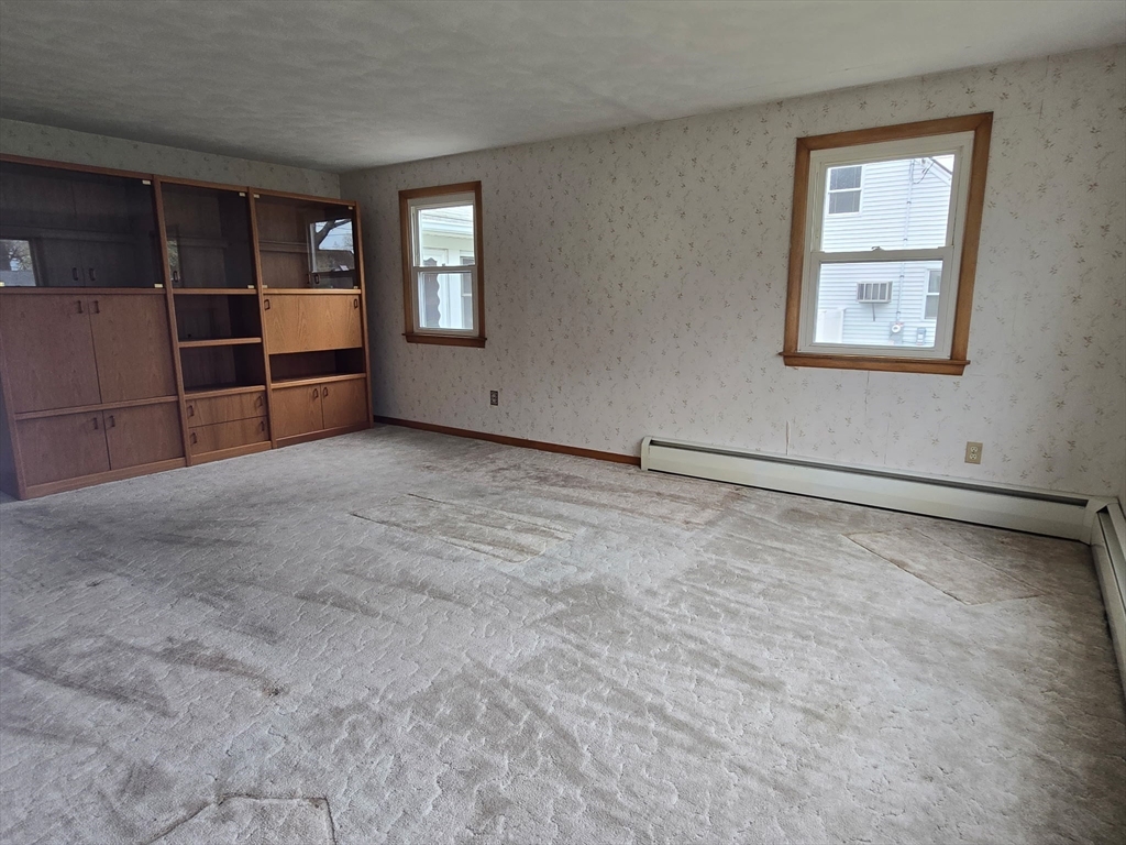 95 Herrman Street West Springfield, MA 01089 - Photo 8 of 21