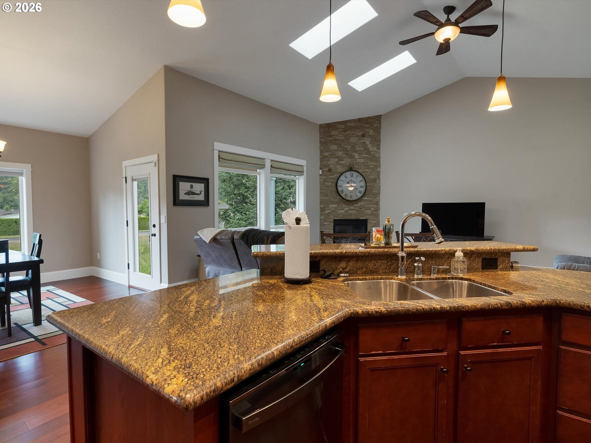 1306 Frontier Street Silverton, OR 97381 - Photo 19 of 46