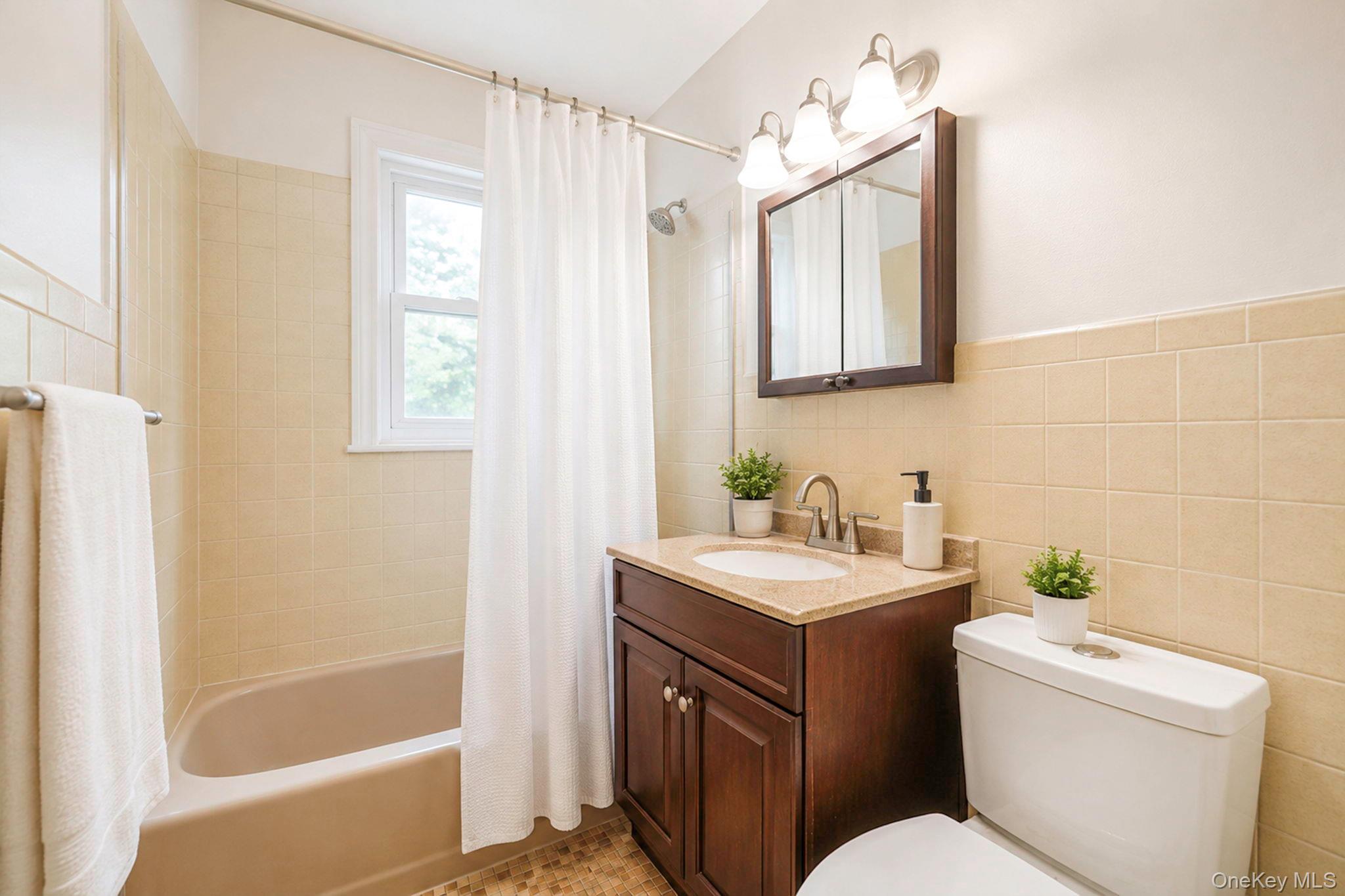 287 Munsell Road Patchogue, NY 11772 - Photo 14 of 21
