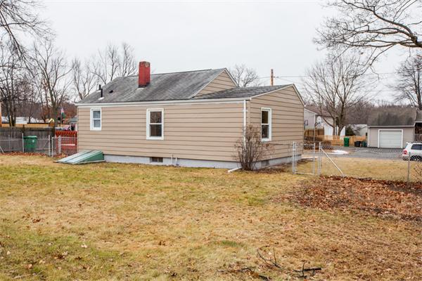 158 Mount Vernon Road Chicopee, MA 01013 - Photo 5 of 23 Gallery Image 5