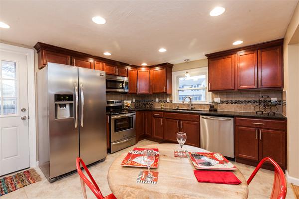 158 Mount Vernon Road Chicopee, MA 01013 - Photo 8 of 23 Gallery Image 8