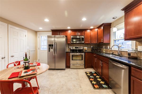 158 Mount Vernon Road Chicopee, MA 01013 - Photo 10 of 23 Gallery Image 10