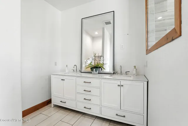 $3,500,000 | 4440 East Lisa Road, Harrison, ID 83833