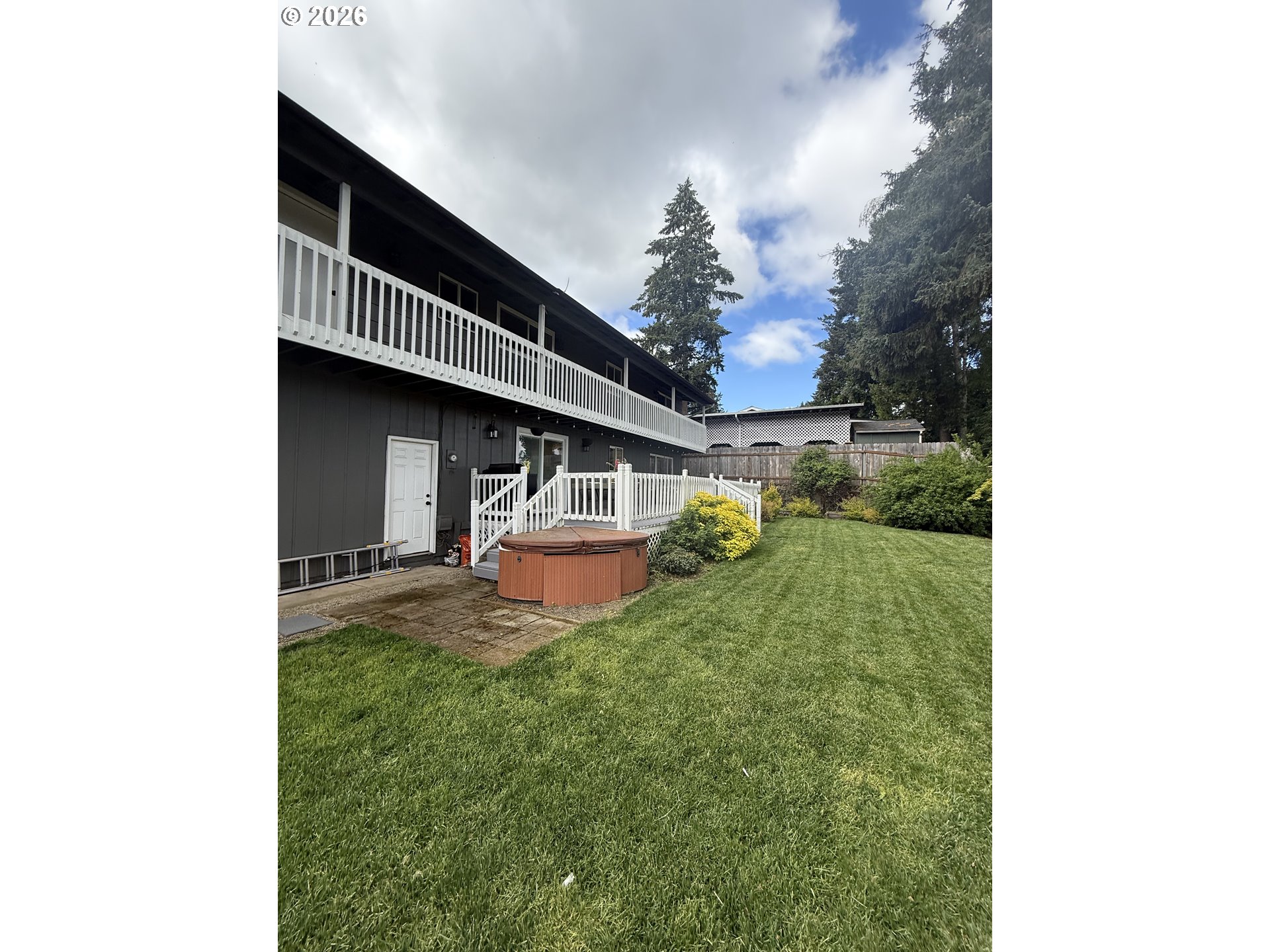 6974 Glacier Drive Springfield, OR 97478 - Photo 25 of 37 a view of a porch in front of house