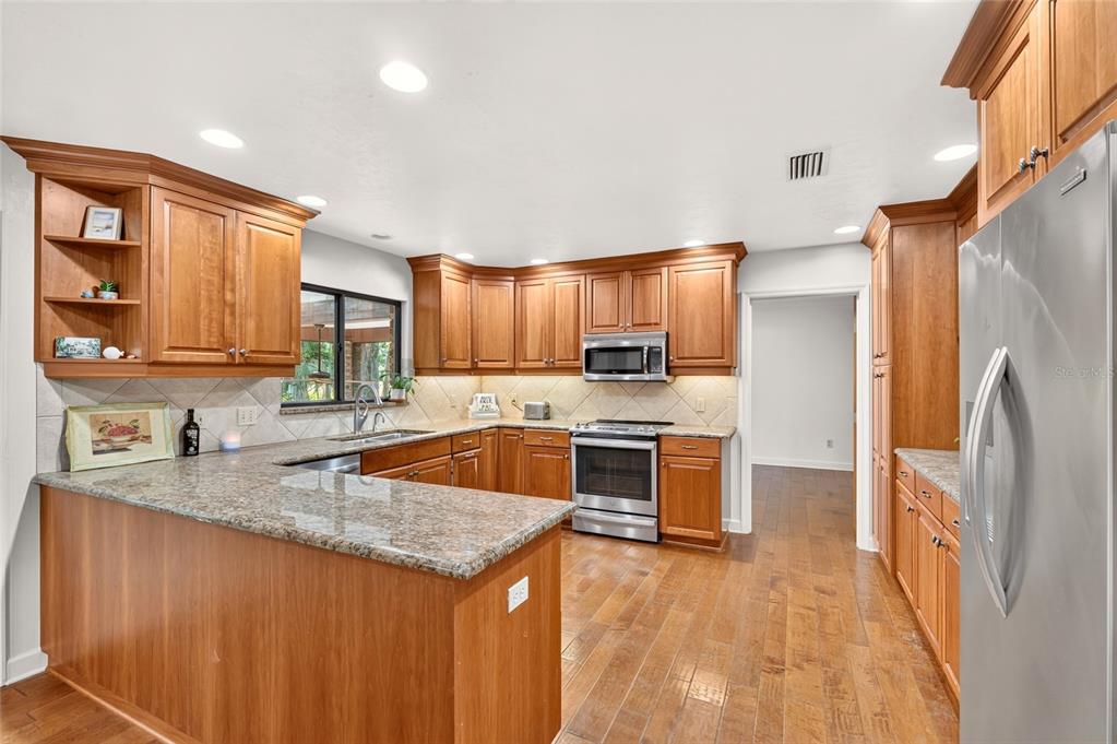 6015 Southwest 36th Way Gainesville, FL 32608 - Photo 9 of 79 Gallery Image 9