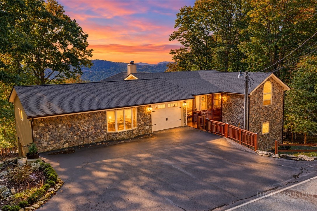 498 St Andrews Road Beech Mountain, NC 28604 - Photo 2 of 43 Gallery Image 2