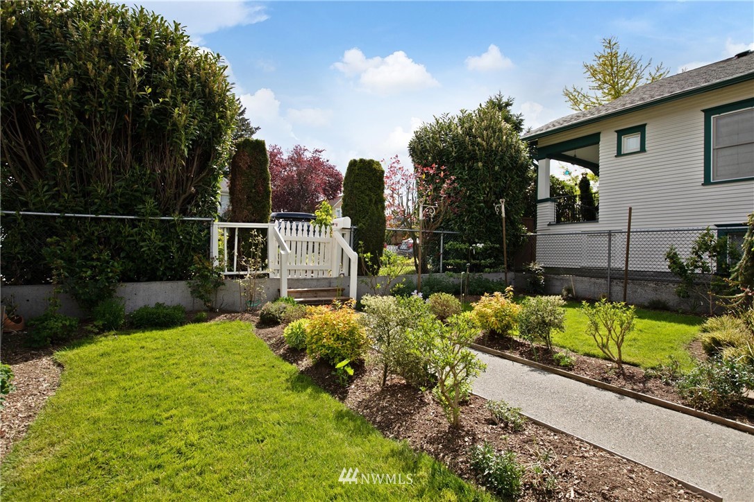 1618 Rockefeller Avenue Everett, WA 98201 - Photo 2 of 38