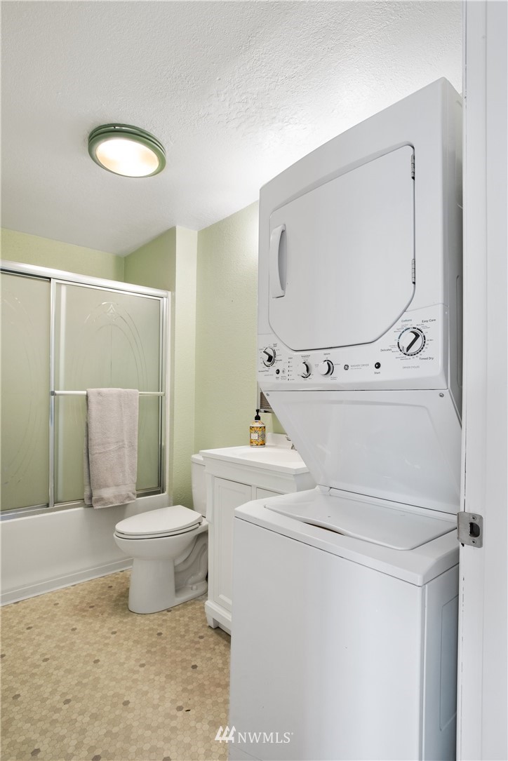 1618 Rockefeller Avenue Everett, WA 98201 - Photo 14 of 38