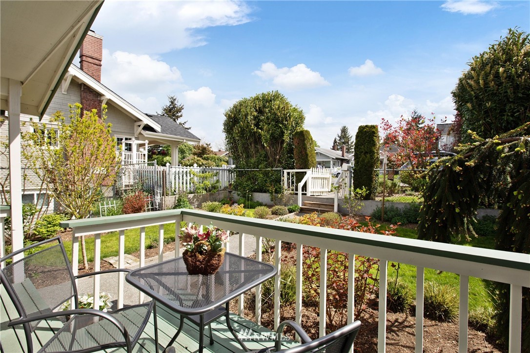 1618 Rockefeller Avenue Everett, WA 98201 - Photo 4 of 38