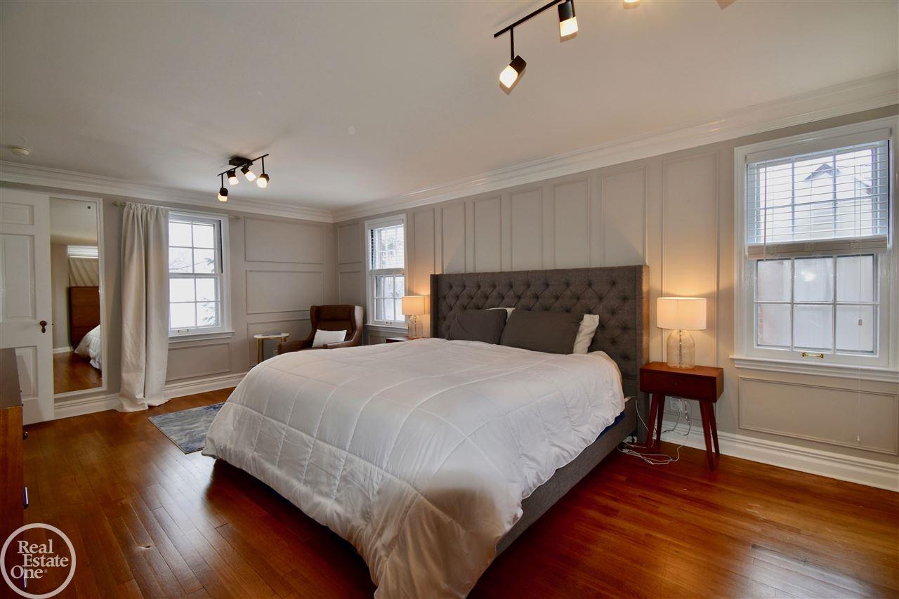 404 Lothrop Road Grosse Pointe Farms, MI 48236 - Photo 17 of 33