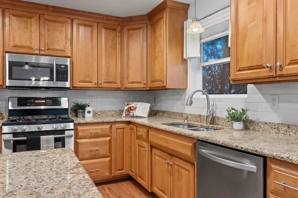 $475,000 | 854 Krause Road, Green Bay, WI 54313