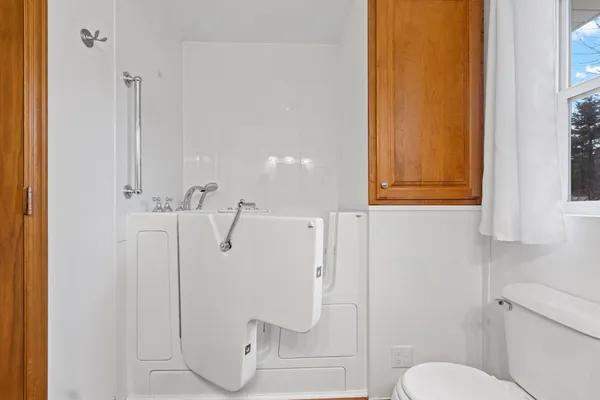 $475,000 | 854 Krause Road, Green Bay, WI 54313