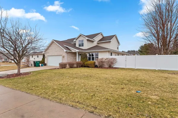 $475,000 | 854 Krause Road, Green Bay, WI 54313