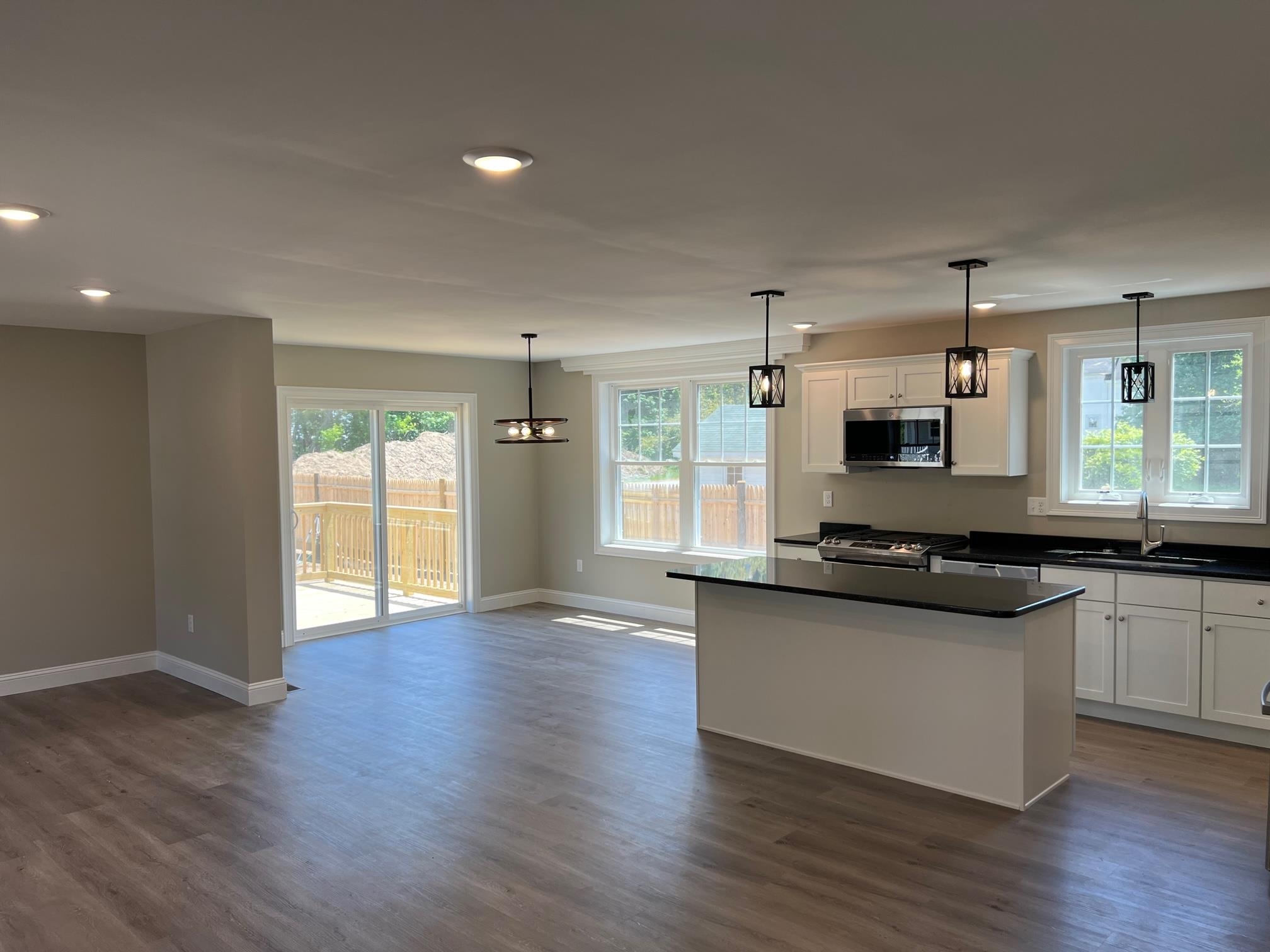 5 Hadley Road Merrimack, NH 03054 - Photo 11 of 34 Gallery Image 11
