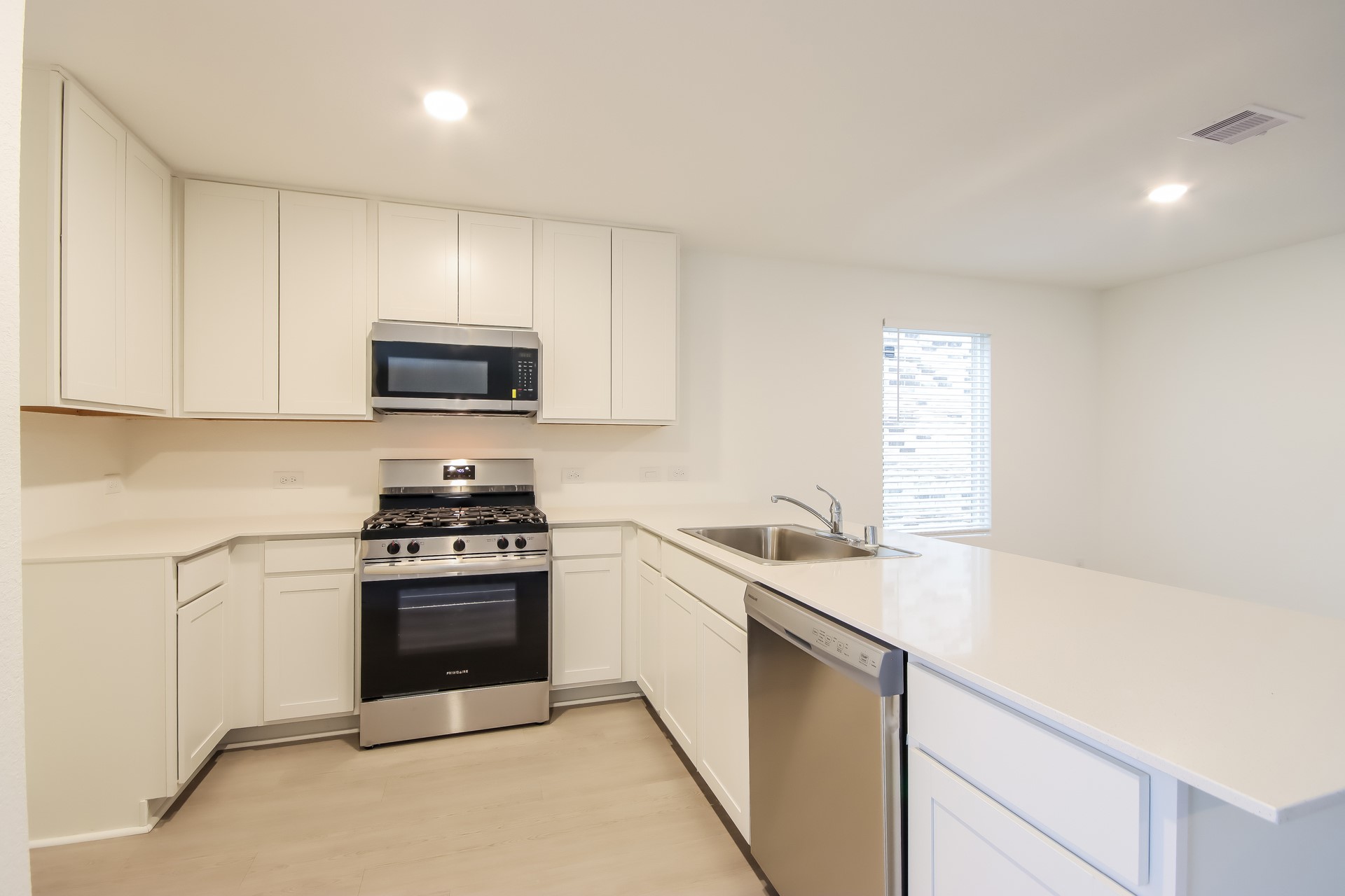 31428 Moore Road Magnolia, TX 77354 - Photo 3 of 15