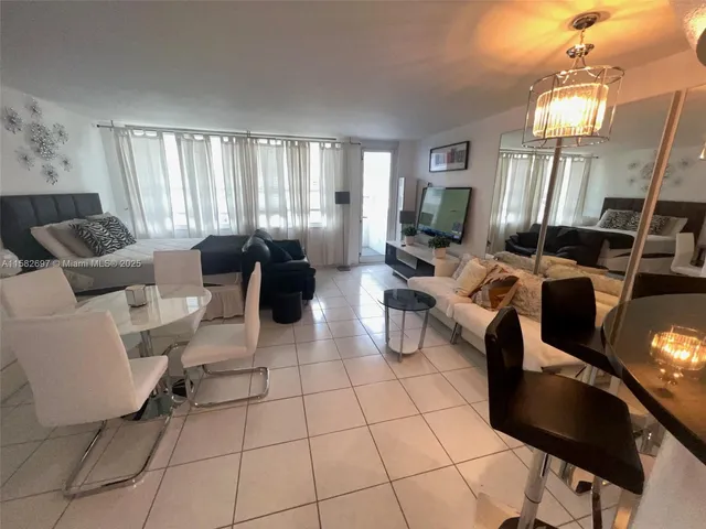 $4,000 | 100 Lincoln Road, Unit 603, Miami Beach, FL 33139