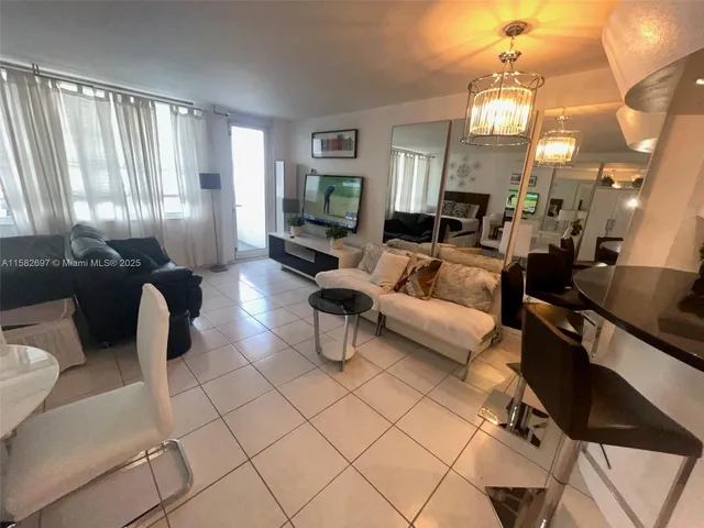 $4,000 | 100 Lincoln Road, Unit 603, Miami Beach, FL 33139