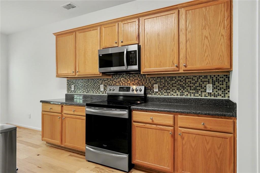 528 Vickers Lane Locust Grove, GA 30248 - Photo 9 of 61