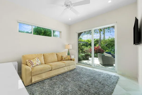 $6,900 | 1212 Hillsboro Mile, Unit VILLA 10, Hillsboro Beach, FL 33064