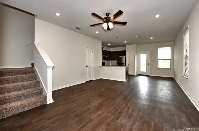 $1,550 | 10323 Lynwood Branch, Unit 101, San Antonio, TX 78245