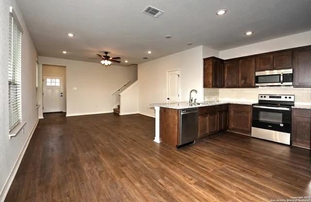 $1,550 | 10323 Lynwood Branch, Unit 101, San Antonio, TX 78245