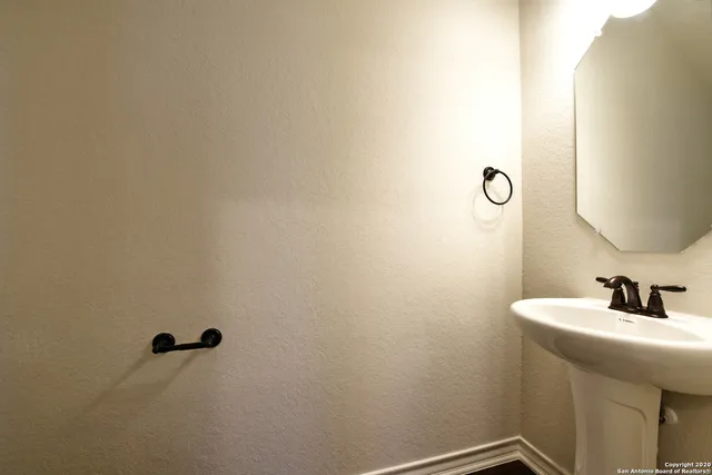 $1,550 | 10323 Lynwood Branch, Unit 101, San Antonio, TX 78245