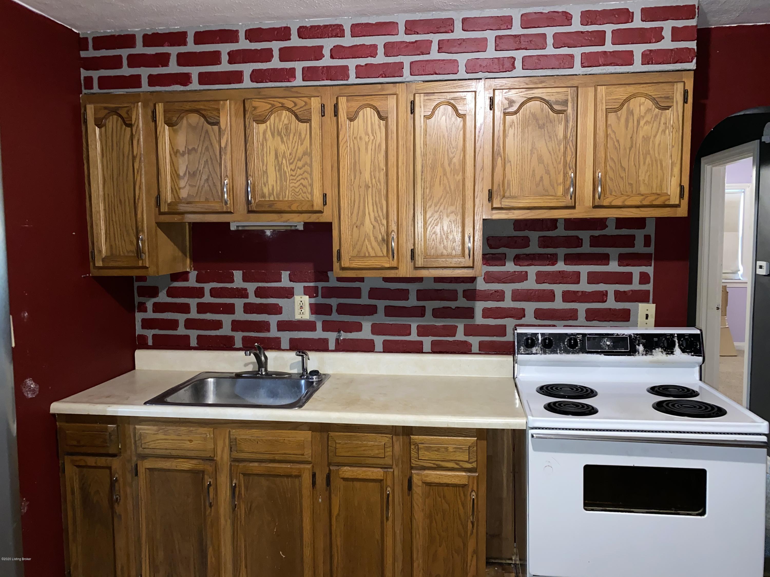 4531 Dover Road Louisville, KY 40216 - Photo 15 of 18 IMG-7114